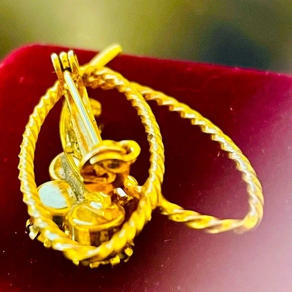 Vintage Gold Rope and Ruby Crystal Brooch - Picture 6 of 8